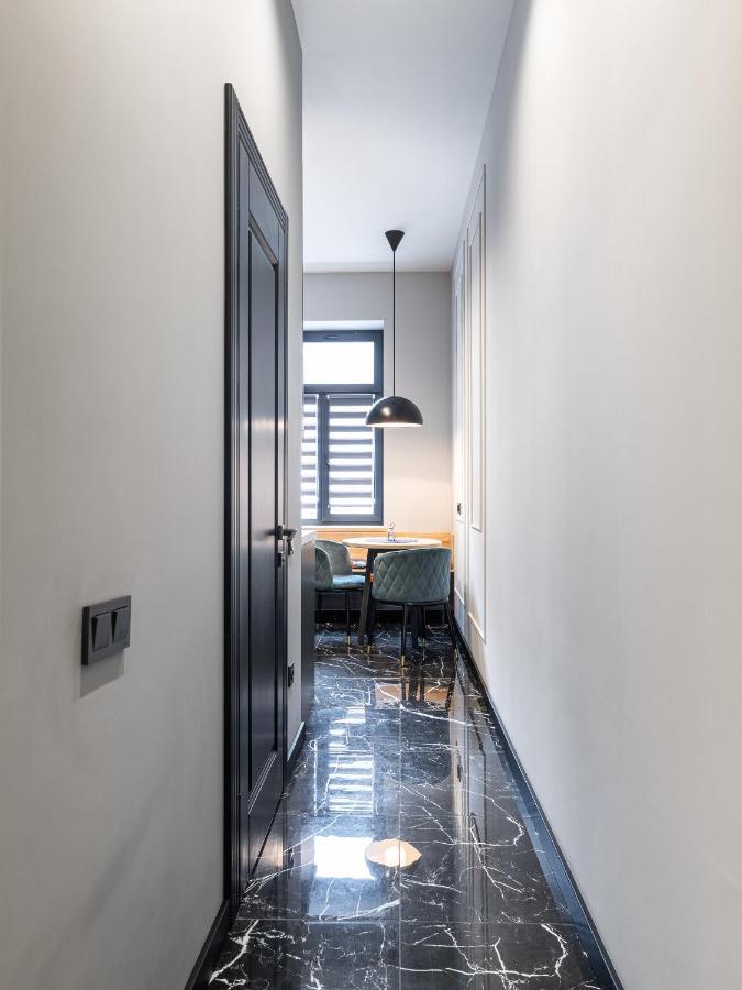 Modern Apartment Lviv Exterior photo
